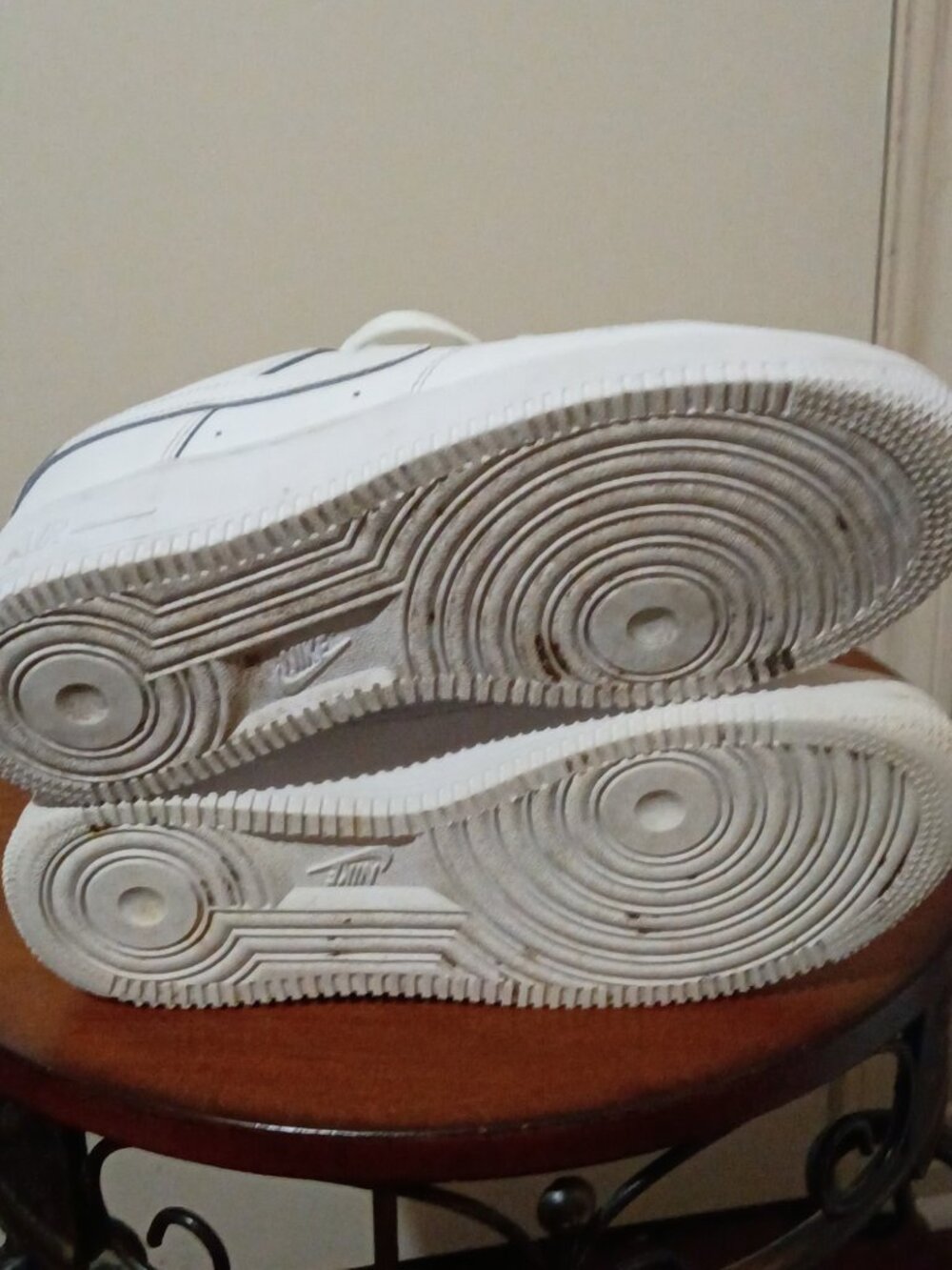 Nike Air Force 1 Low GS Shoes Size 6Y Youth Womens 7.5 Triple White Leather - Picture 3 of 13